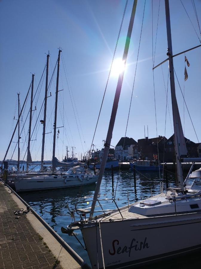 Pier 12 Ferienwohnung Eckernforde Bagian luar foto